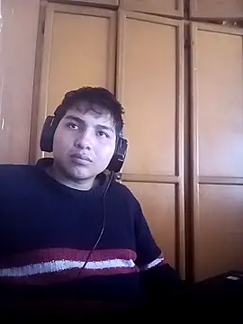 Snapshot of LoganFinds chatting on December 2, 2025, 6:03 pm LoganFinds online show from December 2, 2025, 6:03 pm
