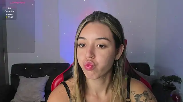 Snapshot of zoee_jackson chatting on October 13, 2025, 3:39 am zoee jackson online show from October 13, 2025, 3:39 am