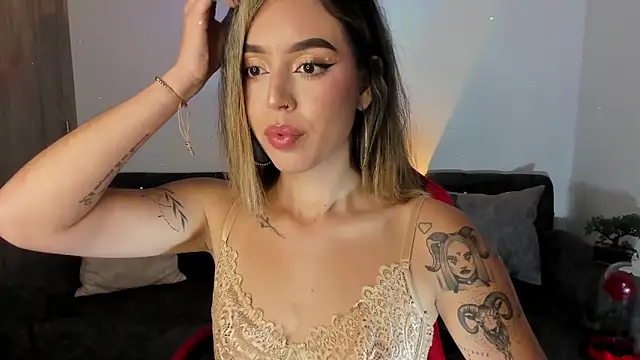 Snapshot of zoee_jackson chatting on October 19, 2025, 3:51 am zoee jackson online show from October 19, 2025, 3:51 am