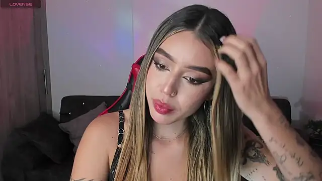 Snapshot of zoee_jackson chatting on November 23, 2025, 4:45 am zoee jackson online show from November 23, 2025, 4:45 am