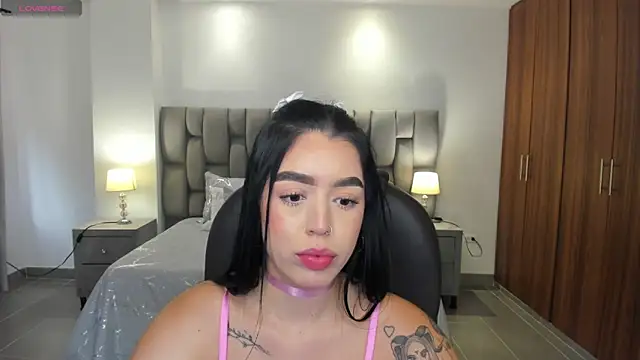 Snapshot of zoee_jackson chatting on June 4, 2026, 7:42 pm zoee jackson online show from June 4, 2026, 7:42 pm
