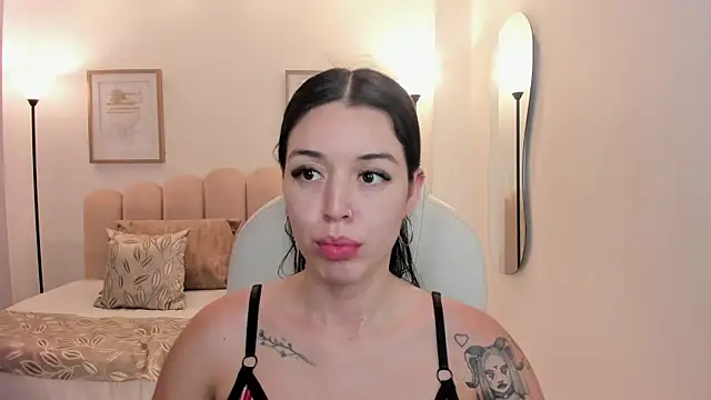 Snapshot of zoee_jackson chatting on June 21, 2026, 7:05 pm zoee jackson online show from June 21, 2026, 7:05 pm