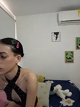 Snapshot of LilitRobins chatting on July 6, 2026, 8:44 pm LilitRobins online show from July 6, 2026, 8:44 pm