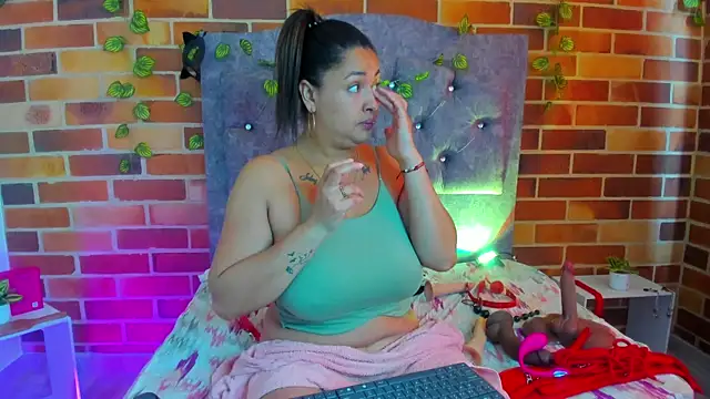 MirandaDream2 online show from July 5, 2026, 2:02 pm