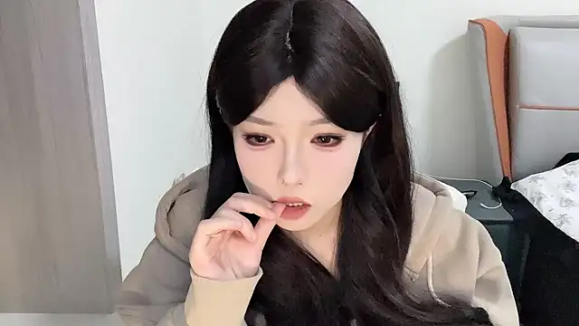 Snapshot of Q-ing chatting on February 24, 2025, 5:33 am Q-ing online show from February 24, 2025, 5:33 am