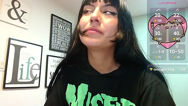 Snapshot of amy_adams1 chatting on February 1, 2025, 8:18 am amy adams1 online show from February 1, 2025, 8:18 am