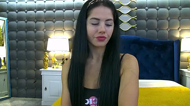 LeyaCass online show from October 26, 2025, 4:40 am