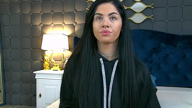 LeyaCass online show from January 9, 2026, 5:21 am