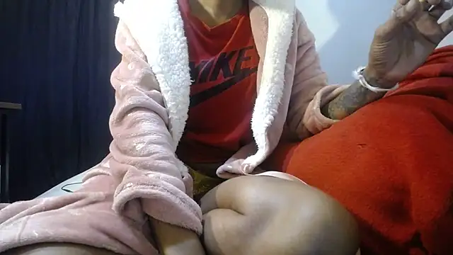 Carameldip online show from May 7, 2026, 4:23 pm