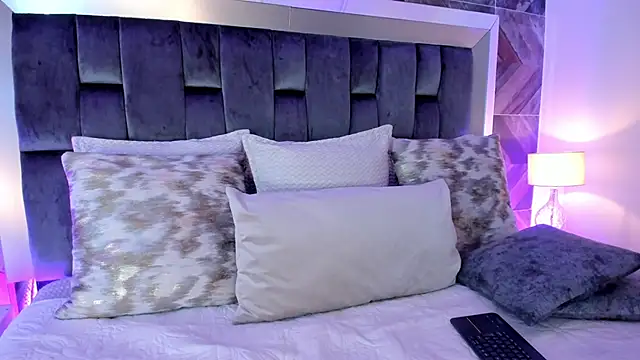 TaniaSmith1 online show from March 10, 2025, 11:53 am