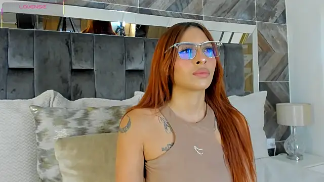 TaniaSmith1 online show from October 13, 2025, 11:05 pm