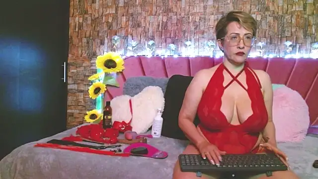 Snapshot of Isabelle_Lov18 chatting on December 21, 2024, 3:36 am Isabelle Lov18 online show from December 21, 2024, 3:36 am