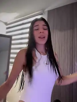 AmmyCollinsW online show from February 18, 2025, 7:52 pm