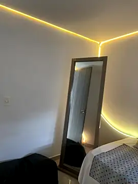 AmmyCollinsW online show from September 29, 2025, 8:57 pm