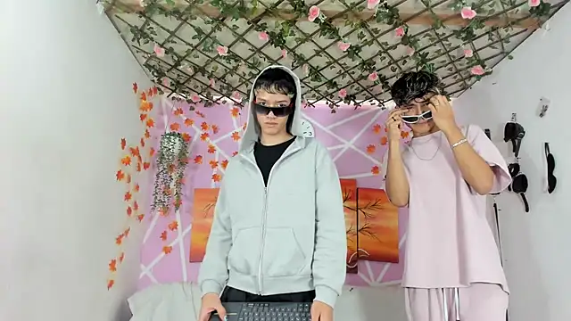 Fresahot2005 online show from March 17, 2025, 7:48 pm