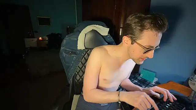 Snapshot of Stefisexy91 chatting on February 19, 2025, 10:53 pm Stefisexy91 online show from February 19, 2025, 10:53 pm