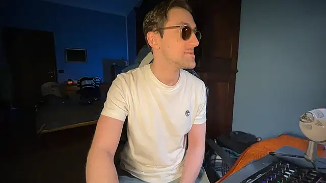 Snapshot of Stefisexy91 chatting on February 24, 2025, 9:52 pm Stefisexy91 online show from February 24, 2025, 9:52 pm