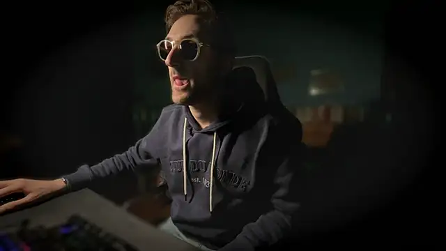 Snapshot of Stefisexy91 chatting on October 15, 2025, 8:20 pm Stefisexy91 online show from October 15, 2025, 8:20 pm