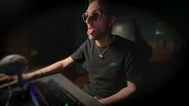 Snapshot of Stefisexy91 chatting on October 16, 2025, 8:43 pm Stefisexy91 online show from October 16, 2025, 8:43 pm