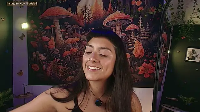 6Briela9  online show from May 5, 2026, 5:04 am