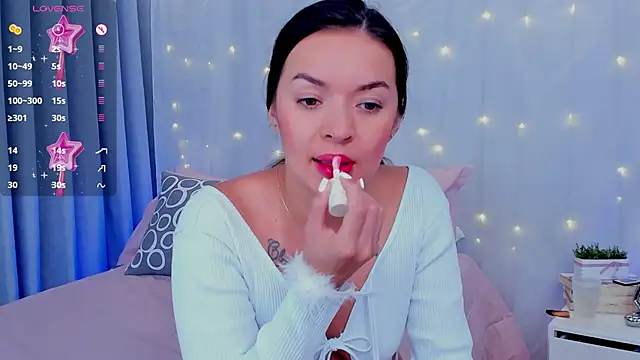 lennabell online show from March 11, 2025, 8:53 pm