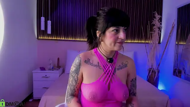 Snapshot of Liz_grey_ chatting on June 10, 2026, 12:22 am Liz grey online show from June 10, 2026, 12:22 am