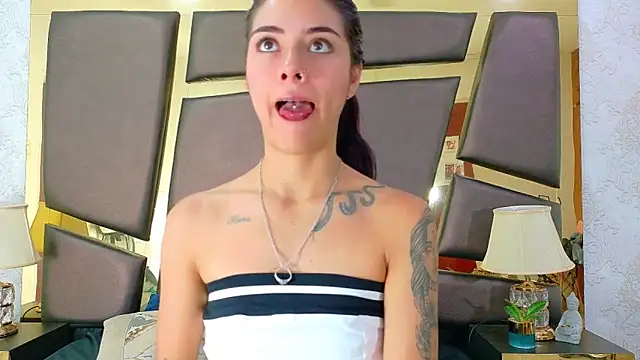 Snapshot of NicoleEsposito chatting on September 23, 2025, 1:14 pm NicoleEsposito online show from September 23, 2025, 1:14 pm