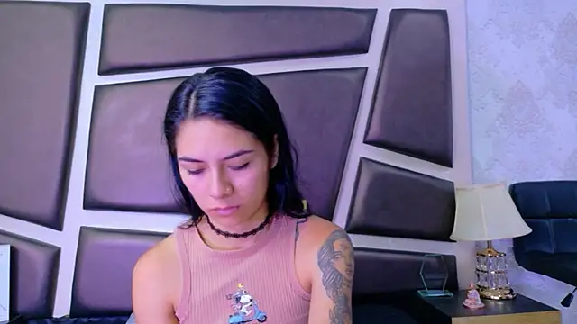 NicoleEsposito online show from June 17, 2026, 1:01 pm