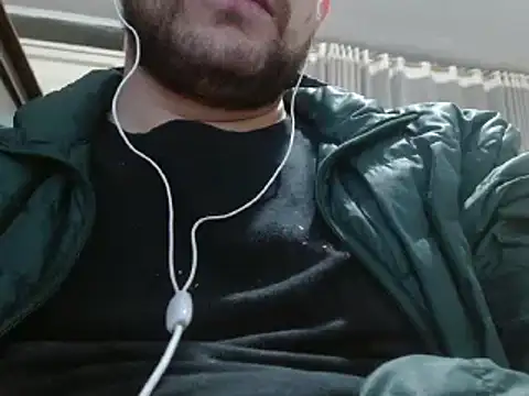 camiloking1720 online show from December 15, 2024, 4:29 am