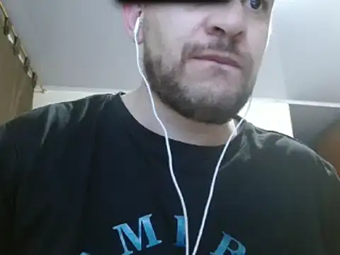 camiloking1720 online show from February 19, 2025, 6:32 pm