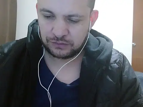 camiloking1720 online show from September 22, 2025, 7:49 pm