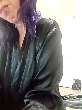 erinSmiles online show from October 29, 2025, 1:02 pm