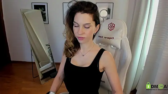 Selena Rase online show from February 7, 2025, 9:47 am