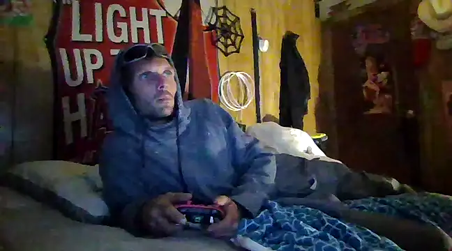 Snapshot of luke_thighwalker2469 chatting on December 21, 2024, 5:25 am luke thighwalker2469 online show from December 21, 2024, 5:25 am