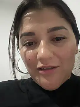 Snapshot of yey_bdsm chatting on March 1, 2025, 3:32 am yey bdsm online show from March 1, 2025, 3:32 am