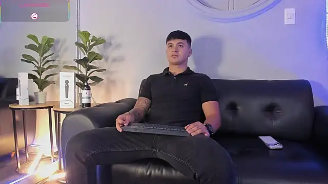 Cristopher strong online show from April 29, 2026, 12:42 pm