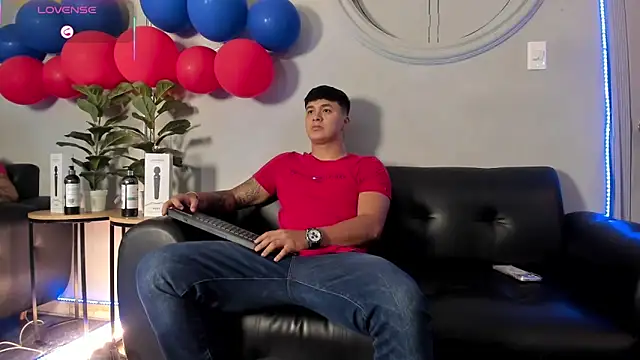 Snapshot of Cristopher_strong chatting on June 12, 2026, 12:15 pm Cristopher strong online show from June 12, 2026, 12:15 pm