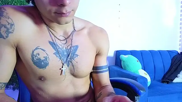 Demitryo online show from May 7, 2026, 8:58 pm
