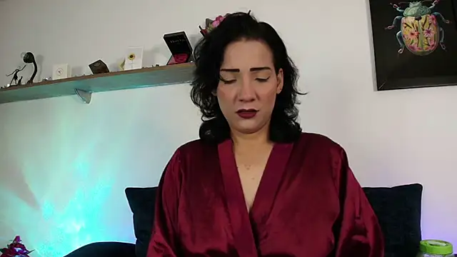 Elliee  online show from June 11, 2026, 12:36 pm