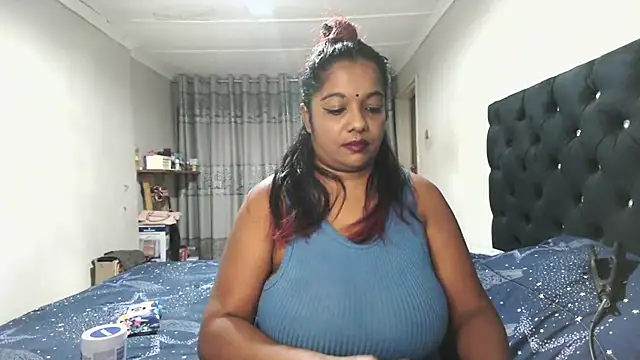 Indianmayaxoxo online show from October 16, 2025, 5:36 pm