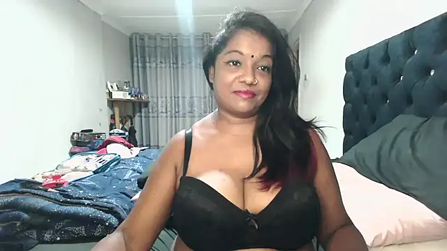Indianmayaxoxo online show from February 11, 2026, 6:02 pm