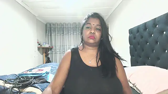 Snapshot of Indianmayaxoxo chatting on May 8, 2026, 9:42 pm Indianmayaxoxo online show from May 8, 2026, 9:42 pm