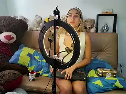 Snapshot of mandy_berrys chatting on February 3, 2025, 7:00 pm mandy berrys online show from February 3, 2025, 7:00 pm