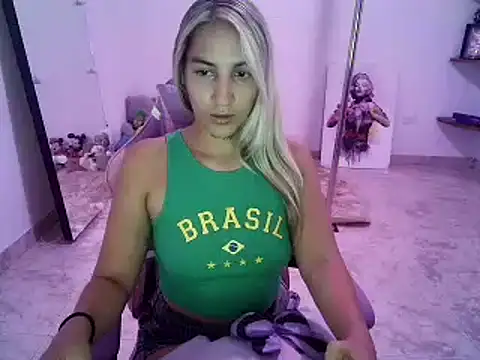 Snapshot of mandy_berrys chatting on April 5, 2026, 12:52 am mandy berrys online show from April 5, 2026, 12:52 am