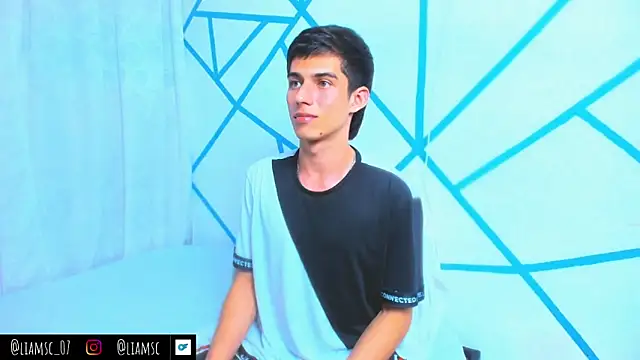 liam scott77 online show from October 30, 2025, 2:13 am