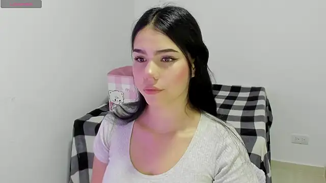 Snapshot of Natasha_su_ chatting on February 2, 2025, 1:02 am Natasha su online show from February 2, 2025, 1:02 am