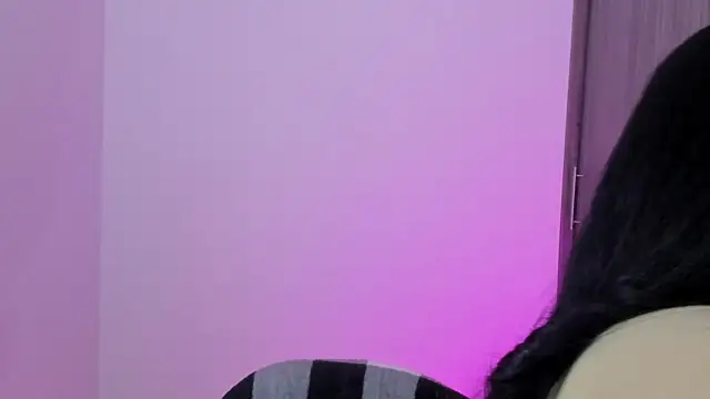 Snapshot of Natasha_su_ chatting on April 3, 2026, 6:22 am Natasha su online show from April 3, 2026, 6:22 am