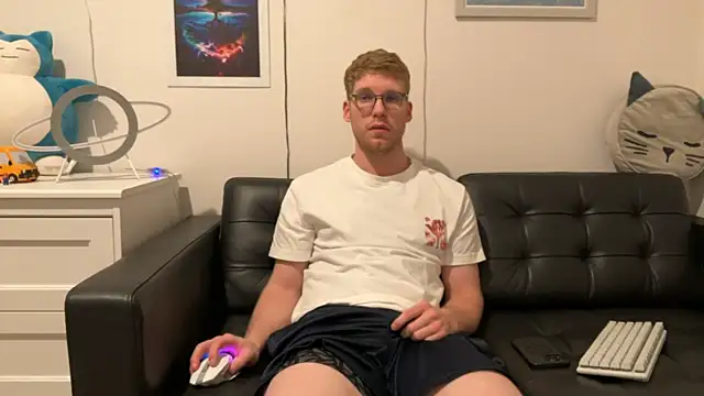 BlueEyedTallGuy94 online show from December 17, 2024, 4:56 am