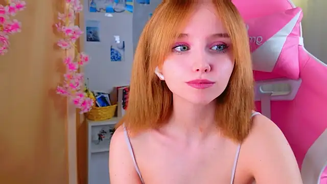 b4by LoL1 online show from May 5, 2026, 3:42 pm