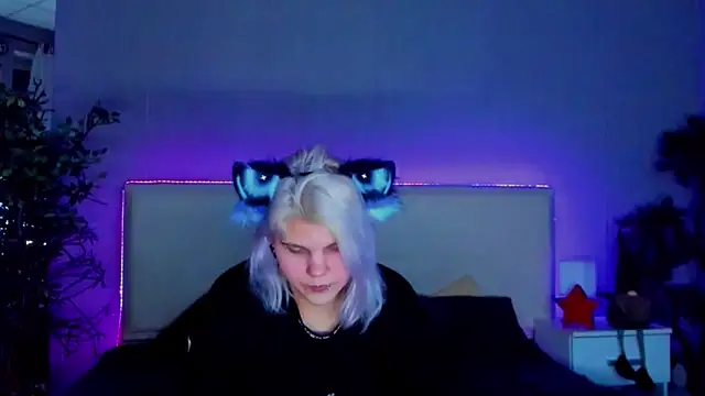 JoannLowe online show from January 11, 2025, 8:43 pm